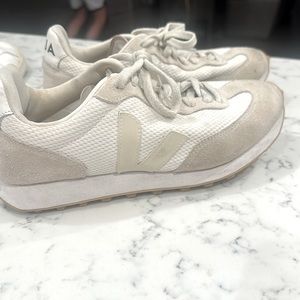 Veja size 9 shoes